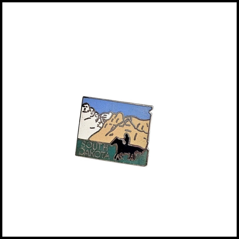 South Dakota Souvenir Pin Mount Rushmore Horseback Riding Travel Gift